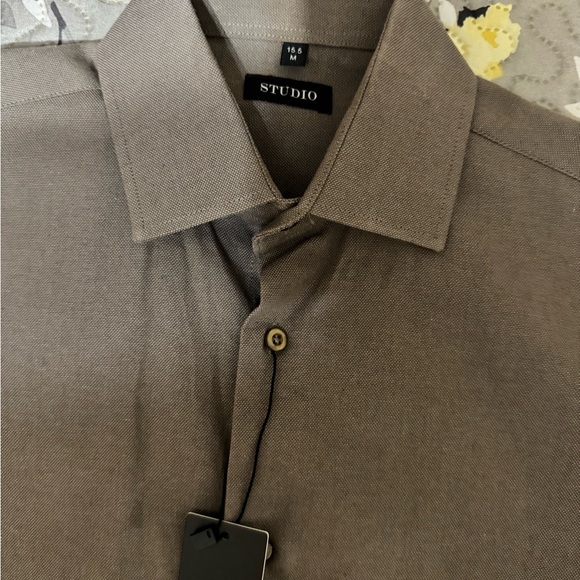 Studio button up - Picture 2 of 2